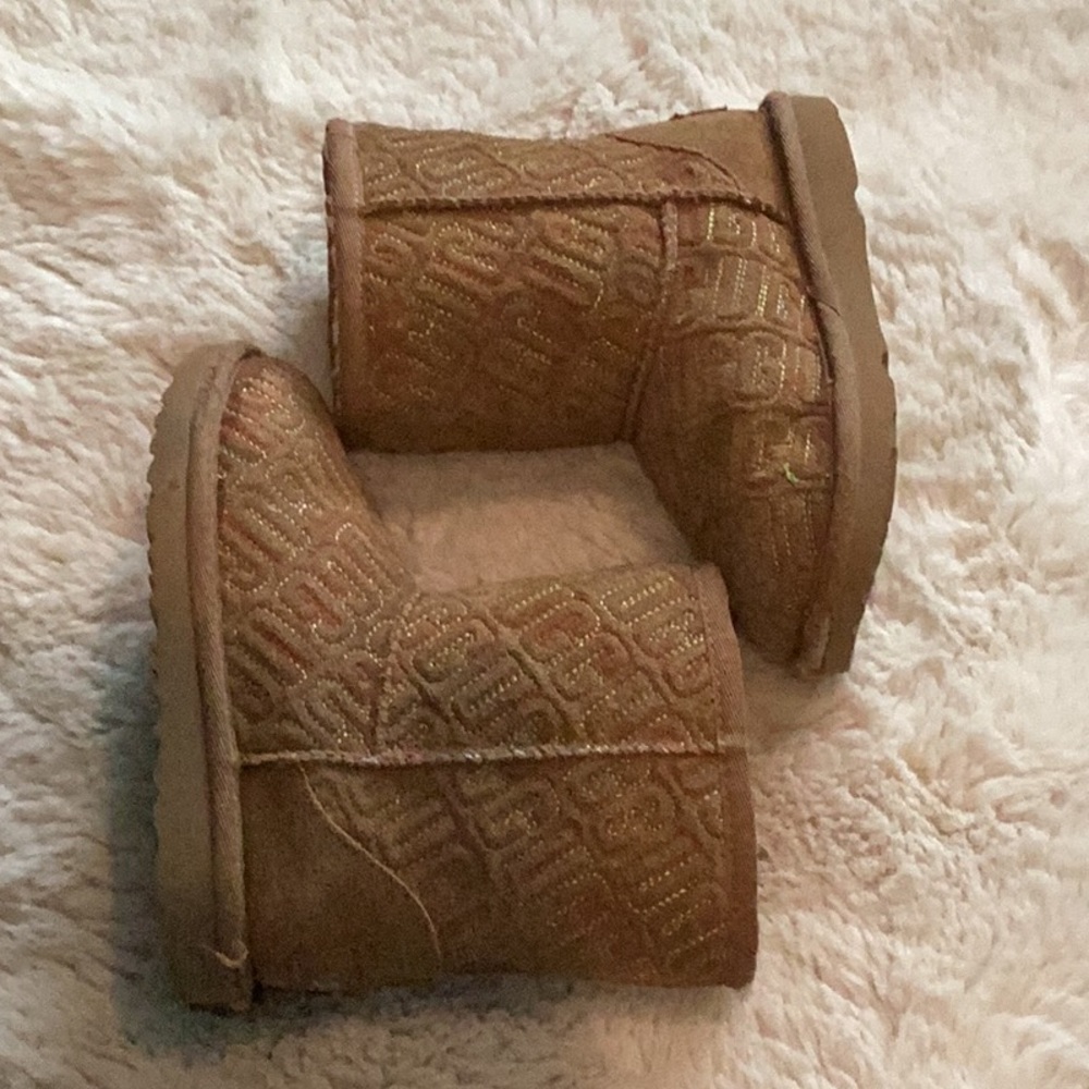 Ugg Graphic Stitch Logo boots